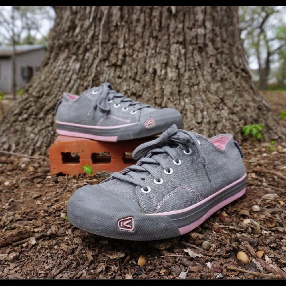 KEEN WOMAN'S JEAN SNEAKERS SIZE 9 GRAY AND PINK
